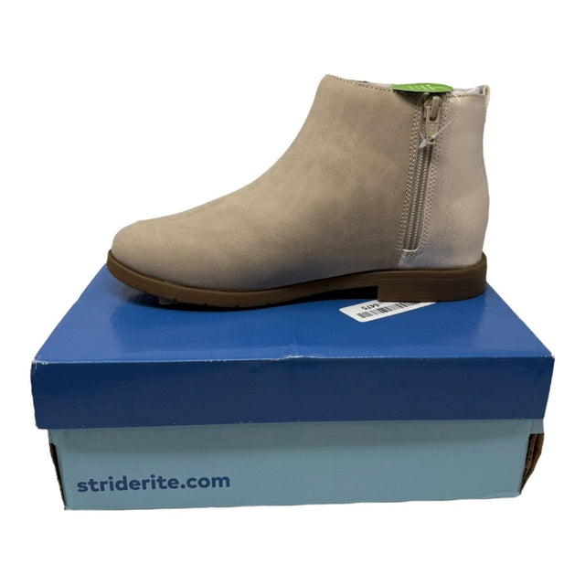 Stride Rite Unisex SR CAROLYN Boot TAUPE, Size 5M - Clothing And Accessories - LNJ Liquidations